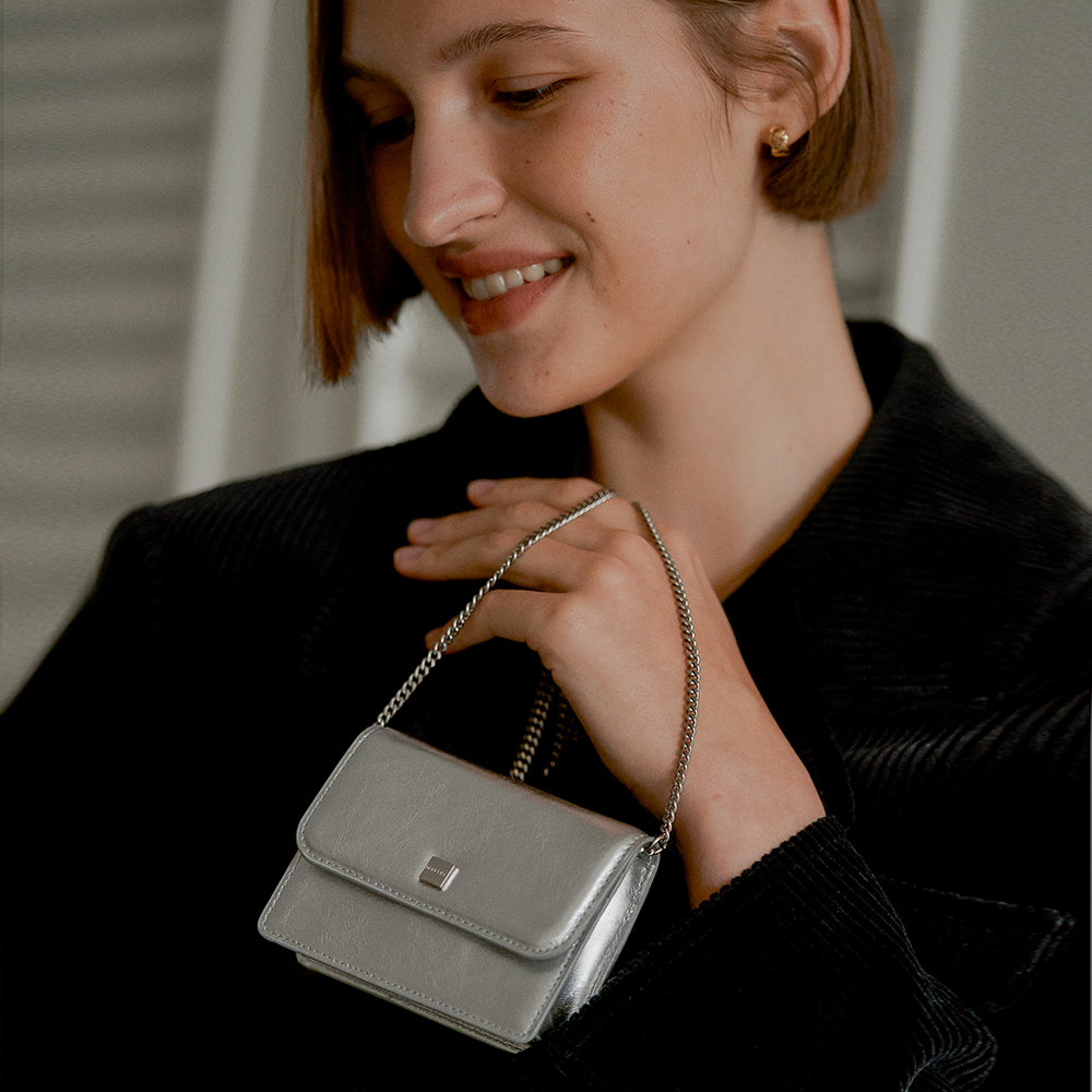 Volume Wallet Bag Silver  [preorder 10%]  6월9일 입고   / 순차발송  (정상가 98000원)