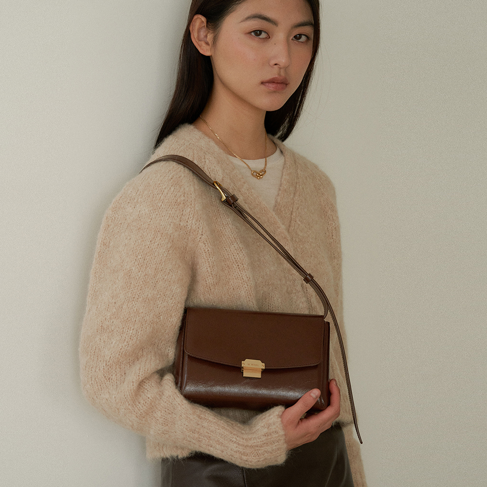 Clip Shoulder Bag Small Choco Brown  [Best 10%]  (정상가 238000원)